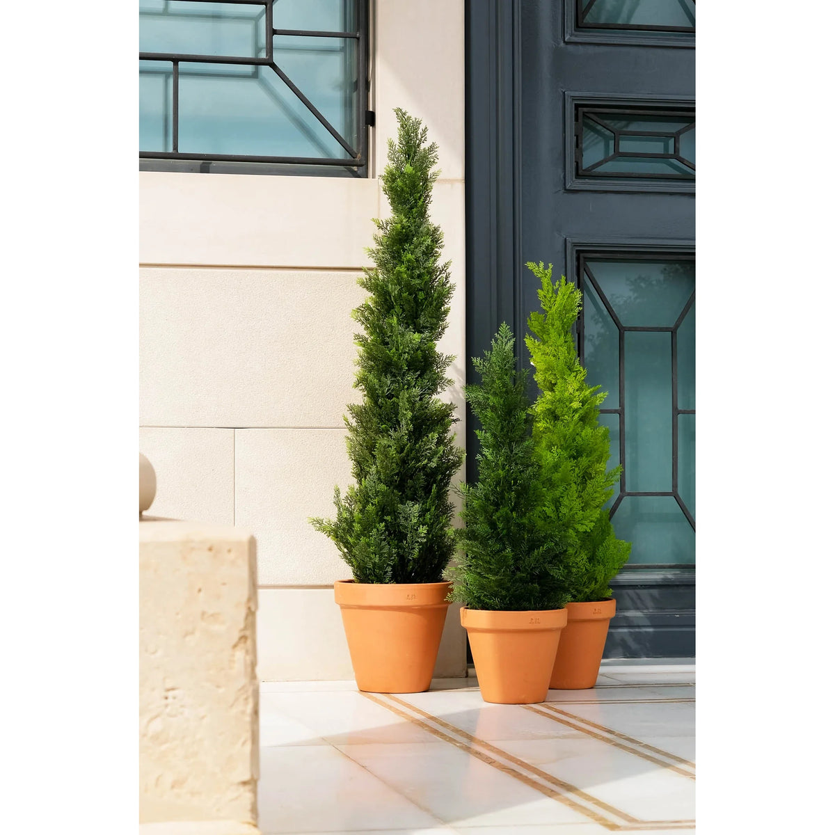 Montaje: ciprés Cedro artificial de 150 cm, color verde; las otras piezas no se incluyen