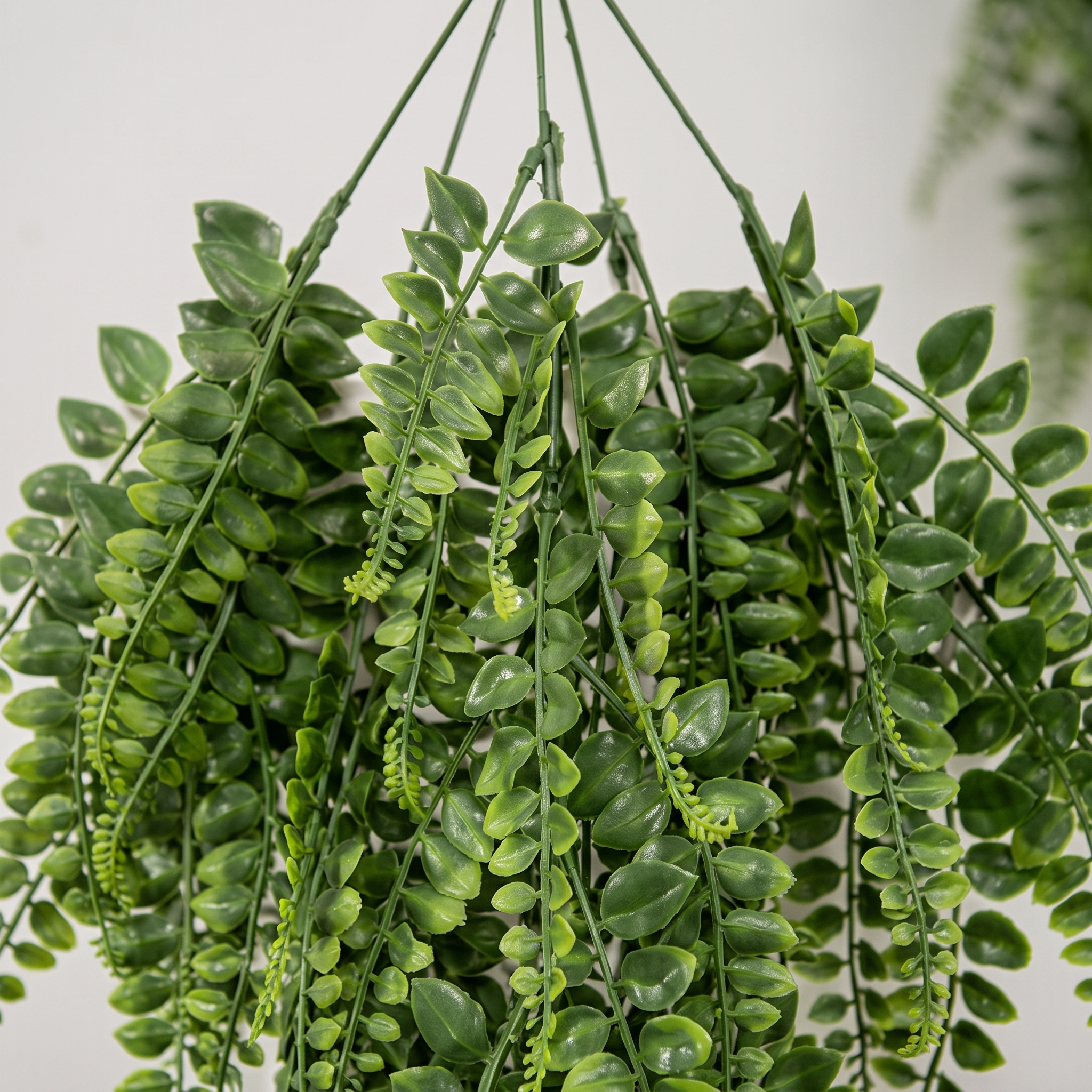 Detalle del realismo de las hojas de Adiantum artificial de Dekogreen