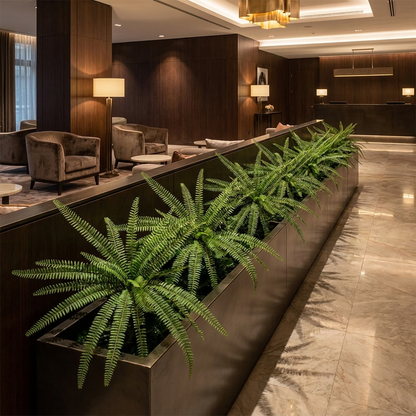Helechos artificiales ignífugos 62 cm en lobby de hotel